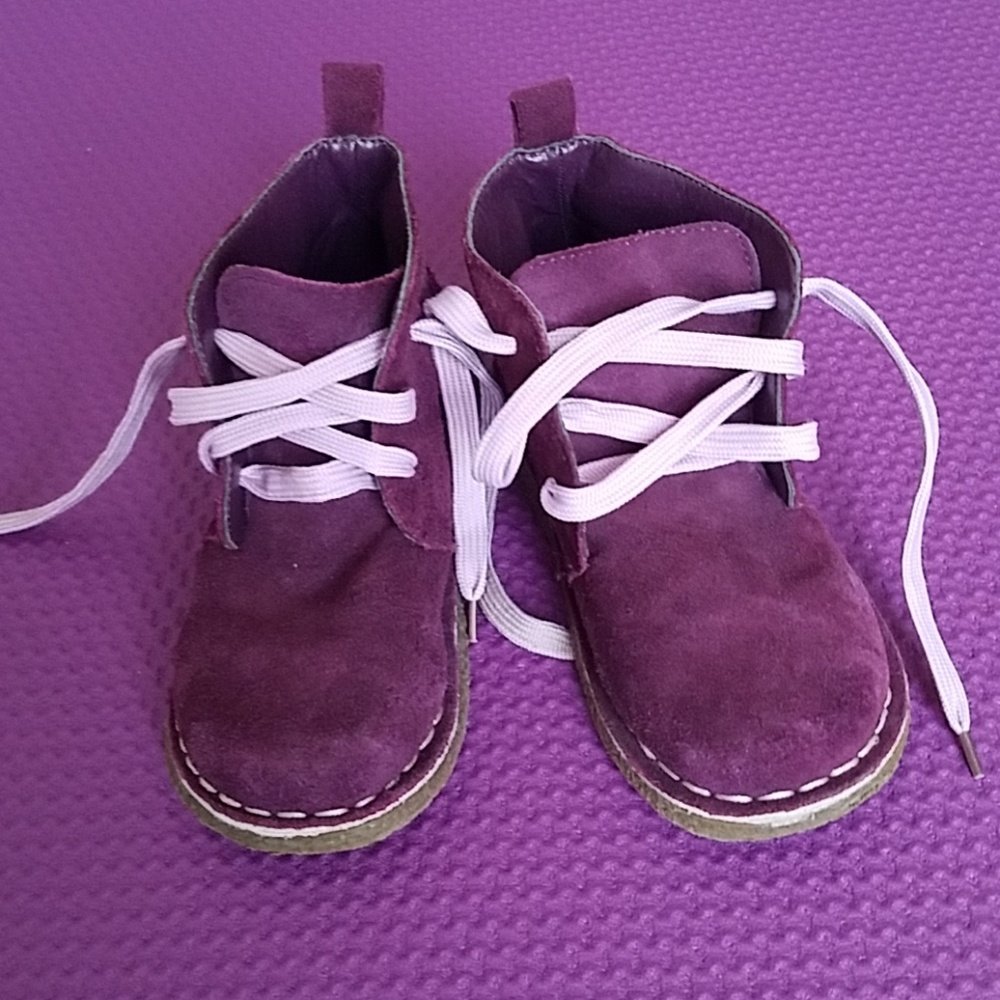 Girls purple ankle boots with light purple laces